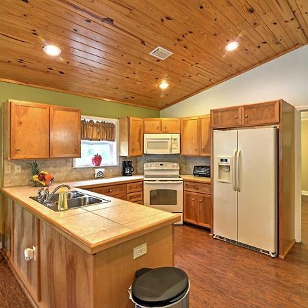 Crystal River Cottage On 1 Acre With Deck And Porch! Yankeetown Экстерьер фото