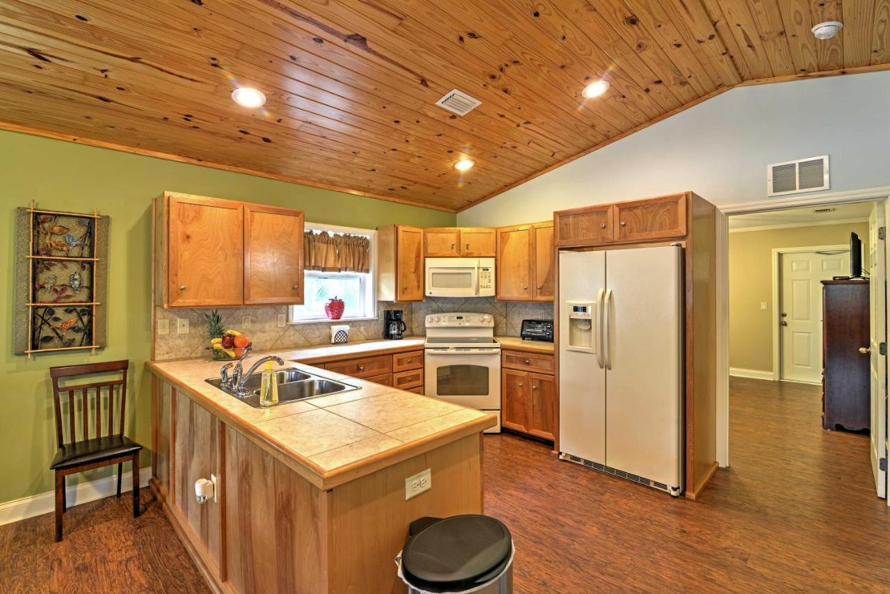 Crystal River Cottage On 1 Acre With Deck And Porch! Yankeetown Экстерьер фото